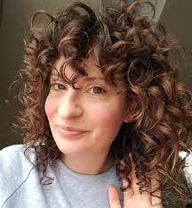Elaine 2c Curly 650x700 Natural Wavy Hair Curly Hair Styles Short Wavy Hair