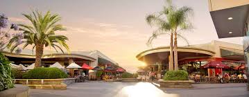 Bunch of brands including luxury ones, pretty decent restaurants, fantastic open air terrace and parking!. Nuevo Mirador Del Alto Gastronomia Y Entretencion En Un Solo Lugar El Mostrador