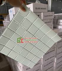 Gạch mosaic thuỷ tinh trắng sáng ốp dán tường