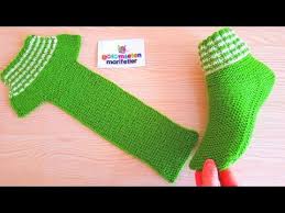 Learn How To Make Some Of The Most Beautiful And Cozy Unisex Slippers Using A Fresh New Super Easy To Fo Knitted Slippers Pattern Knitting Socks Baby Knitting
