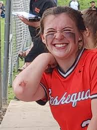 Melanie Macomber's Instagram, Twitter & Facebook