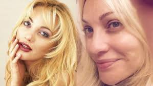 Μάθε για ηθοποιοί και διασημότητες στο giortazei.gr. Etsi Einai Shmera Oi 5 Gynaikes Twn Ellhnikwn Seirwn Poy Ka8e Efhbos Eixe Erwteytei Pics Sdna