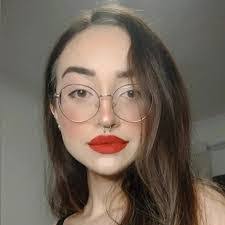 Barrett Beasley's Instagram, Twitter & Facebook