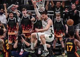 Smith breaks down how the bucks were able to slow down trae young in their. Osrmuppx56pqpm