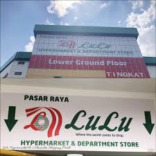 Lot 159, persiaran capsquare, off jalan munshi abdullah, 50100 kuala lumpur, malaysia tel: R A W L I N S G L A M More Lulu Is Coming Our Way