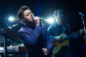 Bbfgmfi look around as my heart is collapsing. Check Out Niall Horan S New Single Put A Little Love On Me Music Video Glitter Magazine