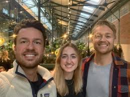 Welcome Valérie Downey! Excited to have you onboard! Let's see ...
