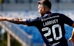 Cambio cambio en universidad de chile, entra al campo david pizarro sustituyendo a yerko leiva. Asi Es La Nueva Camiseta De La Universidad De Chile Para La Temporada 2021