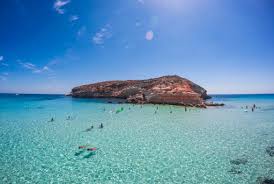 Se apropie vara asa ca suntem siguri ca ai inceput sa studiezi care sunt cele mai bune singura zona de plaja accesibila si sigura pentru copii este cea din dreptul obeliscului. Cele Mai Spectaculoase Plaje Din Lume Top Tripadvisor 2020 Consilier Turism