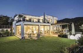 Nicht nur, dass sie das flachdach als terrasse benutzen können, sondern ein flachdach ist oft eine herausforderung. Modernes Luxus Haus Mit Flachdach Im Bauhausstil Hausbaudirekt De