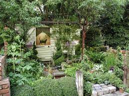 Design Courtyard Flowers Designer Fiona Bruce Small Natural Garden Ideas Courtyard Gardens Design Dream Garden