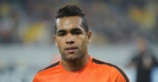 Ps> i said that nothing mainly because they've sold philippe coutinho (16 at the time), alan kardec (20) and now alex teixeira (19). This Is The Bomb Dynamo Want To Sign Alex Teixeira
