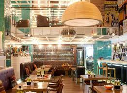 Un lugar donde compartir la experiencia del buen comer y beber con aquellos que te rodean. Casa Mono Calle Tutor 37 Madrid
