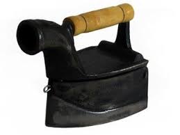 Ferro De Passar A Brasa Chamine Em 2020 Ferro De Passar Antigo Ferro De Passar Ferro De Passar Roupas