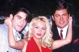 Alejandra rubio, 'viva la vida' y la manzana envenenada de las. Una Chica Dorada Paulina Rubio Luce Espectacular A Sus 48 Anos Photo 1