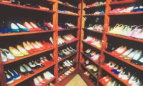 Rosmah mansor (second wife of najib razak, 6th pm of malaysia), evita peron, madame mao jiang qing, joséphine de beauharnais (the first wife of napoleon bonaparte), imelda marcos were widely known to be political wife foxes. Malaysians Transfixed As Disgraced Ex Pm S Cupboards Laid Bare Newspaper Dawn Com