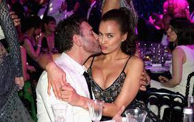 На тях ясно се вижда, че помежду им се е зародило нещо. Plohaya Devochka Irina Shejk Vozbudila Instagram Nepristojnym Foto Shou Biznes Metro