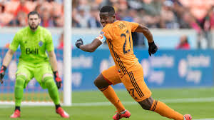 He was given the middle name boniek in honor of zbigniew boniek, famous polish international footballer. Houston Dynamo Rinde Homenaje Al Hondureno Boniek Garcia As Usa