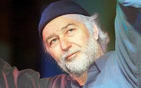 Και σια εε (πευκοραμα) +302351022409 +302531081724 ενοικιαζομενα δωματια νασοσ δημητριοσ του γεωργιου +302310856016 +302310856016 υπηρεσιεσ ενοικιασησ. Pe8ane O Gnwstos Moysikosyn8eths Giwrgos Zhkas 8rhnos Biografiko