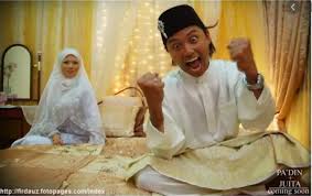 Hubungan intim pun tak lepas dari adab dan etika yang harus dipraktikkan. Fauzi Nawawi Dan Istri Pertama Nossle