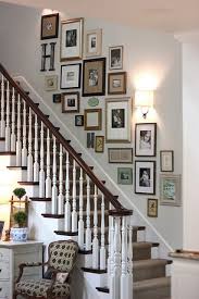 How to create a stairway collage wall: Collage Wande Die Ihr Zuhause Machen Fuhlen Sie Sich Noch Wohnlicher