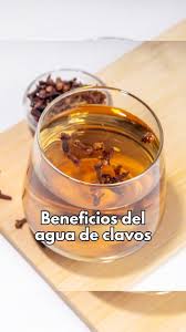 🌿 Agua de clavo método en frío. Receta para 7 días, Ingredientes:, 1.7 litros de agua (7 tazas / 56 oz), 10–12 clavos de olor enteros, Preparación:, 1. Coloca el agua en un envase de cristal limpio., ...