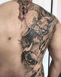 This makes it a perfect candidate for sprawling and intricate tattoo designs such as phoenixes, dragons, and japanese tattoos. Chronic Ink Tattoo Kitsilano Vancouver Dragon Half Back In Progress By Truong87 Tatuagem De Dragao Tatuagem De Dragao No Braco Desenhos De Tatuagem De Dragao