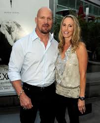 Stone Cold Steve Austin Quietly Married His Forth Wife Kristen Feres In Late 2009 The Two Split Their Time Between Th Austin Wwe Steve Austin Wrestling Wwe