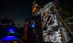 See the lineup of incredible seasonal events and holiday celebrations going on at busch gardens. Busch Gardens Tampa Has Announced Ten Scare Zones For Howl O Scream 2020 Page 1