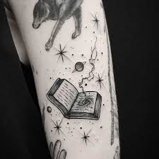 Imagen De Tattoo Book And Magic Bookish Tattoos Halloween Tattoos Magic Tattoo