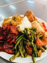 Taking centre stage is the chap fan counter, which overflows with at least 50 vegetarian standards such as stuffed tau fu pok, vegetable curry, faux char siew and. Pin Auf Restaurants Cafes Foodtrucks