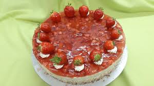 Martina und moritz rufen die traditionellen gerichte wieder in erinnerung jedoch in… pasta liebt jeder, denn sie passt immer und macht nicht viel mühe, auch wenn mal wenig zeit zum kochen ist. Erdbeer Crunch Torte Rezepte Rezepte Verbraucher Wdr Rezepte Rezepte Verbraucher Wdr Kuchen Und Torten Dessert Ideen Lebensmittel Essen