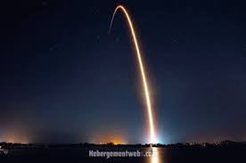 Bald darf er für ein paar minuten ins all. Jeff Bezos Fliegt Mit Seiner Eigenen Rakete Ins All
