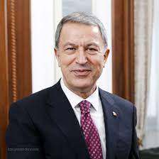 10 temmuz 2018'den beri türkiye cumhuriyeti millî savunma bakanı olarak görev almaktadır. Hulusi Akar Kimdir Kac Yasinda Kisa Ozgecmisi
