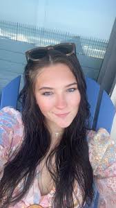 Hey y'all! My names Gracie, and I'm looking for a female roommate to move  in with me this May! Ideally, I want to live in the Town Center/Deerwood  area🥰 A little about