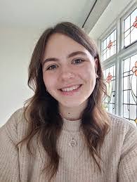 Laura Grose's Instagram, Twitter & Facebook