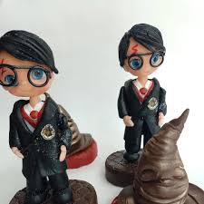 Sos fanático de Harry Potter??? Mira todo lo que tenemos para que decores  tu torta!!! Los más hermosos adornos los tenemos acá, te esperamos!! 🏡 JACINTO  PERALTA RAMOS 1799 #cotillonreposteriamdp #cotillontufiestamdp  #cotillonmardelplata #
