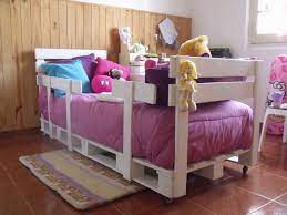 Am leichtesten lässt sich ein kinderbett aus holz bauen. Europaletten Bett 45 Alternativen Fur Das Kinderzimmer