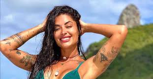 Her birthday, what she did before fame, her family life, fun trivia facts, popularity rankings, and more. Aline Riscado Curte Praia Na Bahia E Deixa Fas De Queixo Caido Istoe Independente