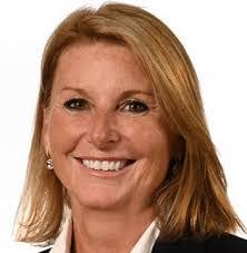 Claire Gillis's Instagram, Twitter & Facebook