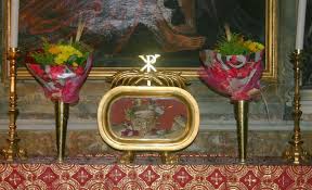 Valentine that the catholic church discontinued liturgical veneration of him in 1969, though his name remains. The Skull Of St Valentine The Patron Protector Of Lovers