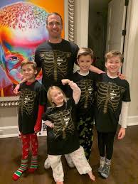 Legendary saints quarterback drew brees retired from pro football after 20 seasons in the nfl. Fletcher Mackel On Twitter Saints Head Coach Sean Payton Announced Drew Brees Will Return From 11 Broken Ribs And A Collapsed Lung And Start Sunday Against Chiefskingdom So Drew And Kids Ready