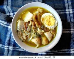 Kuliner ini dimasukkan ke dalam cagar budaya bakso, ayam, dan pangsit juga tersaji dalam satu mangkok mie ayam bangka. Shutterstock Puzzlepix