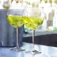 Marito Aperitif Aus Schweizer Krautern Viel Eis In Ein Kelchglas Geben 4cl Marito Verde Mit 14cl Thomas Henry Sod In 2020 Aperitif Zitronenscheibe Cocktail Rezepte