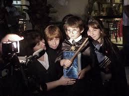 Da es ohne q nicht geht, macht er sich auch diesmal an bord der enterprise äußerst unbeliebt. Do It Yourself Filme Regen Zum Selbermachen An Fuehrerex De