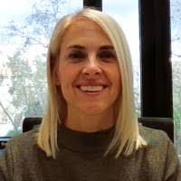 2000+ perfiles de «Beatriz De»