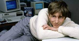 بيل غيتس bill gates أو بيل جيتس كما يطلق عليه البعض هو أحد المتربعين على عرش الثروات في العالم، وهو واحد من أكثر الشخصيات تأثيراً في العالم، وكان له الكثير من الفضل. Ù…Ø§ Ø£ÙˆÙ„ Ø´ÙŠØ¡ ÙØ¹Ù„Ù‡ Ø¨ÙŠÙ„ Ø¬ÙŠØªØ³ Ø¹Ù†Ø¯Ù…Ø§ Ø¨Ù„ØºØª Ø«Ø±ÙˆØªÙ‡ 350 Ù…Ù„ÙŠÙˆÙ† Ø¯ÙˆÙ„Ø§Ø± Mena Tech Ù…ÙŠÙ†Ø§ ØªÙƒ
