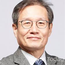 처음 확진된 간병인의 환자 1명과 이 환자의 보호자 2명 등 4명이다. ì¸ê°„ì¤'ì‹¬ë³´ì•ˆ í¬ëŸ¼ 25ì¼ ë°œì¡± ì´ˆëŒ€ ì˜ìž¥ì— ê¹€ì •ë• ì¤'ì•™ëŒ€ êµìˆ˜ ë„¤ì´íŠ¸ë‰´ìŠ¤