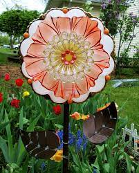 Glass Garden Art Plate Flower Yard Art Suncatchers Garden Ornament Upcycled Repurposed Mother S Day Gift Birthday Gardening Gifts In 2020 Garden Art Glass Plate Flowers Glass Garden Art