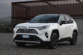 Electric cars over £40,000 meanwhile will cost £310 per year. Best Hybrid Cars In The Uk 2021 Parkers